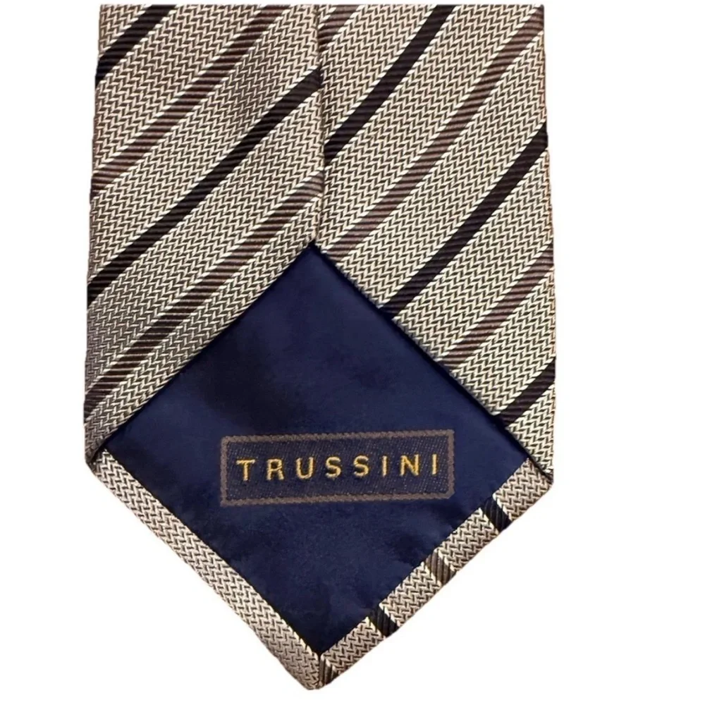 Trussini 100% Silk Necktie Gray Black Diagonal Stripe Made in Italy